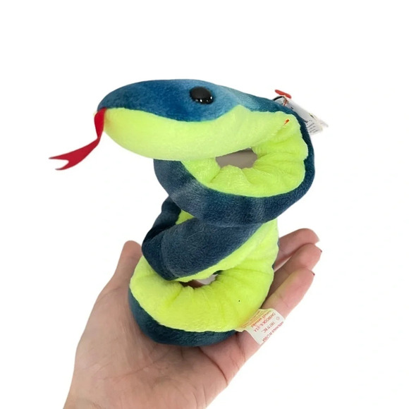 Ty Hissy Ultra Rare New Mwmt 1997 PVC 1st Edition - Picture 1 of 8